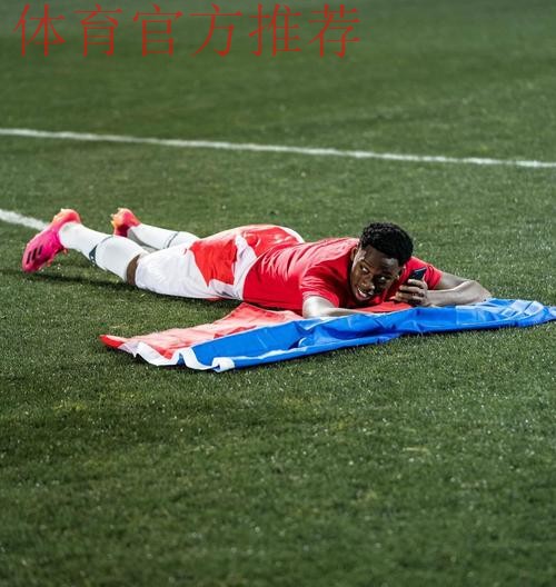 乔纳森-戴维本场数据:0射门,0次过人,6次地面对抗均失败 乔纳森-戴维本场数据:0射门,0次过人,6次地面对抗均失败